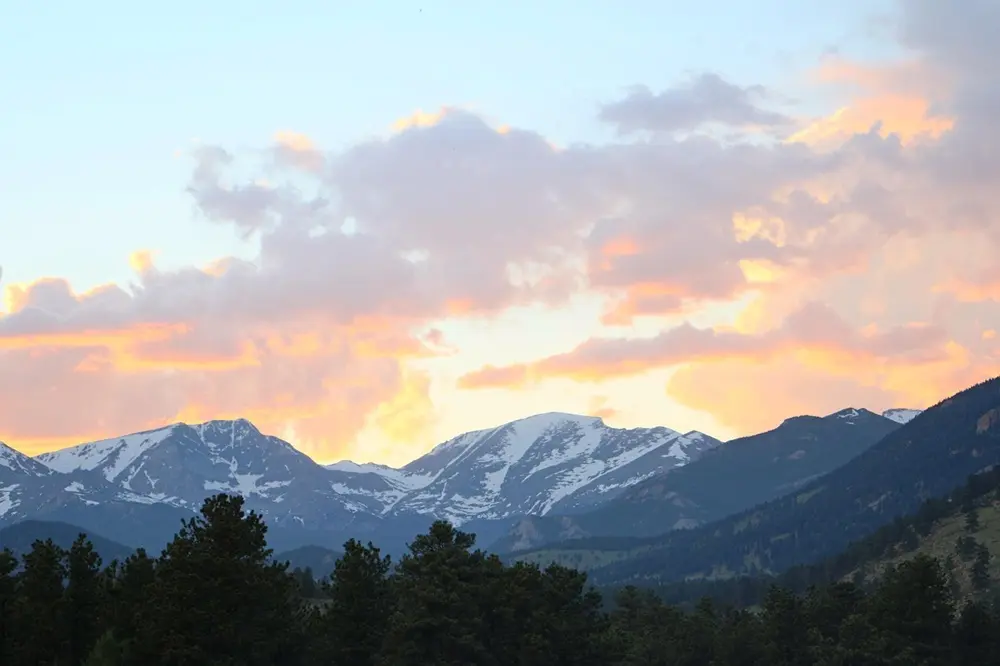 Affordable Romantic Getaways in Colorado